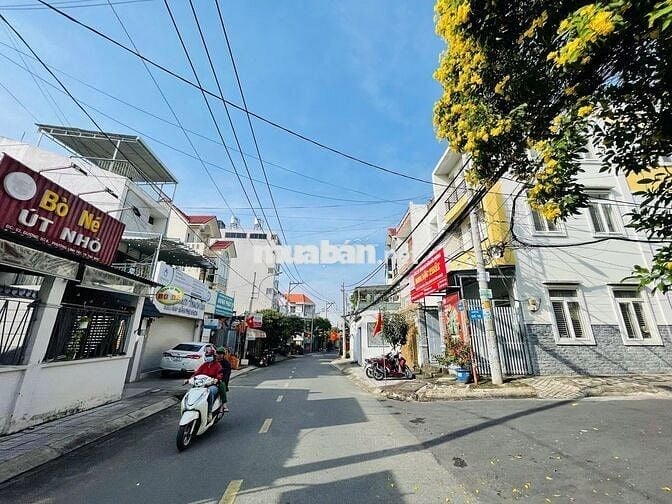 Nhà đẹp Linh Tây ngay trung tâm Thủ Đức mặt tiền đường 7,3m siêu hiếm!