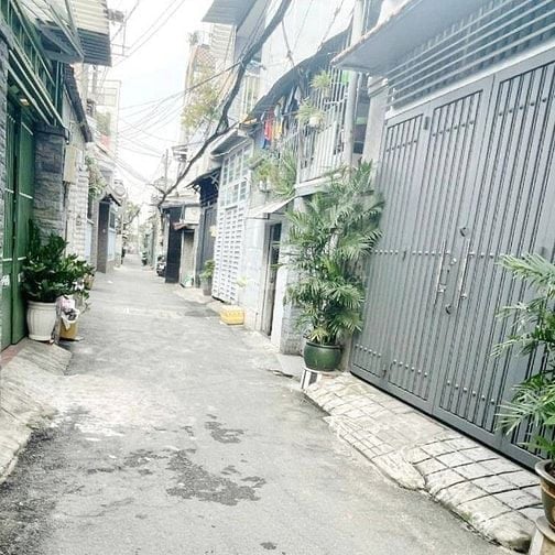 8.x tỷ, HXH 4 lầu, 4.1x17m, sau lưng Emart Phan Văn Trị