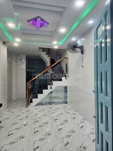 Cho thuê tầng lầu nhà hẻm 56 Khánh Hội, Quận 4, 3x8m, 3,3tr