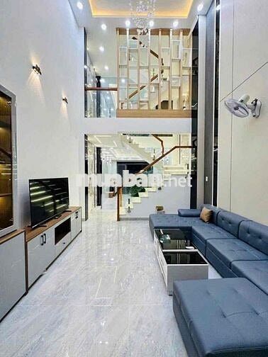 NHÀ MỚI XÂY DT 250M2 1TRỆT 1LỬNG 3LẦU 5PN 6WC HẺM XE TẢI NỘI THẤT CC