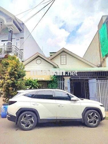 Bán nhà mặt tiền khu phố chiêu liêu Dĩ An