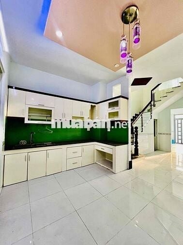Cho Thuê Nhà Ngay chợ Cầu Đồng DT 200m2 1Trệt 2Lầu 4Pn 4Wc Hẻm Xe Tải