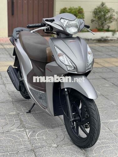 Bán xe Vision 2019 khoá Smarkey màu bạc xám mờ cực