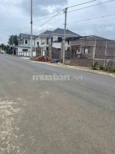CẦN BÁN ĐẤT TRỤC ĐƯỜNG 86  HƯỚNG THUẦN MỸ BA TRẠI BA VÌ  . ĐƯỜNG TRƯỚC