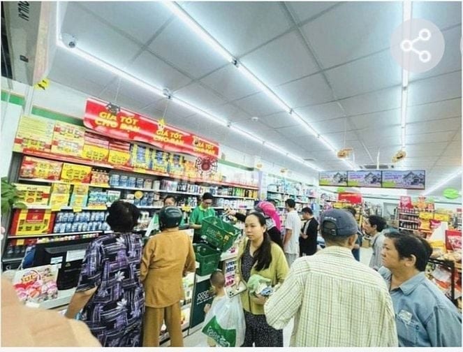 CHỊ CẦN NGƯỜI DỌN DẸP TẠP VỤ VÀ PHỤ KHO TẠI CỬA HÀNG BÁCH HOÁ