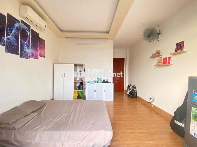 Pass lại phòng trọ ban công lớn ngay ngã tư ga