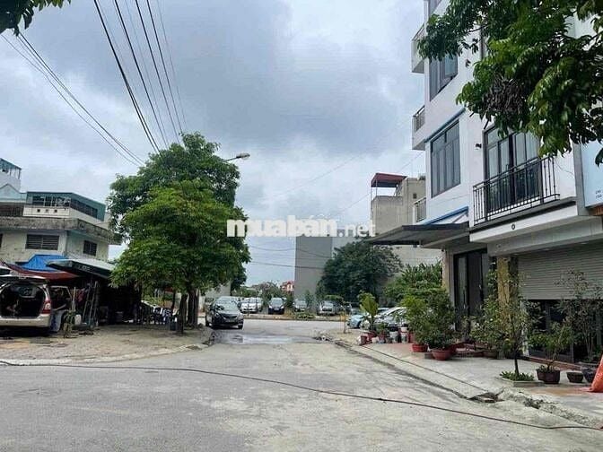 HÀ ĐÔNG - PHÂN LÔ - Ô TÔ TRÁNH - VỈA HÈ ĐÁ BÓNG - CẠNH VƯỜN HOA - MÓNG