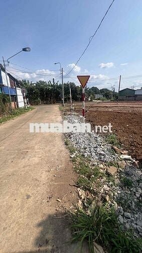 Cần tiền nên bán gấp lô đất ngay uỷ ban phường Bình Lộc