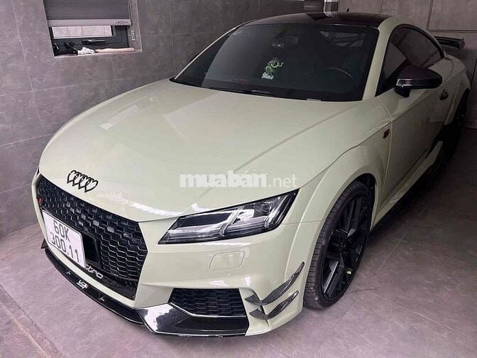 Audi TT 2017  - 25000miles . màu trắng dán kem