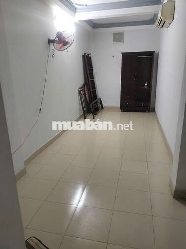 Share 2 phòng ở gần Đầm Sen, có máy lạnh, wc riêng