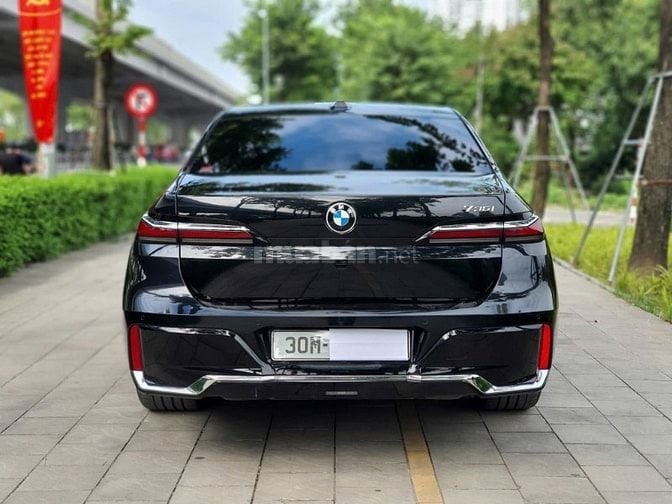 Bán BMW 735i M-Sport sản xuất 2023. Xe Hà Nội cực mới.