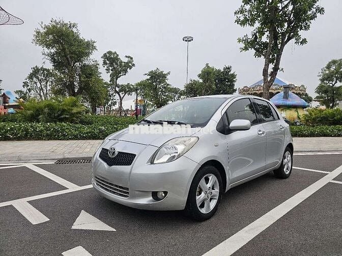 Toyota Yaris 1.3AT 2008 màu bạc, 12 vạn km