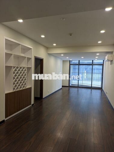 Cho thuê CH Discovery - Cầu Giấy giá 17tr/th 100m2 2PN đồ cơ bản đẹp