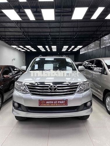 Toyota Fortuner 2012 2.7V 4x4 AT - 120000 km