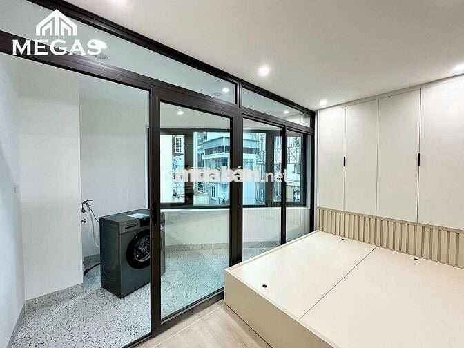 CĂN STUDIO FULL NỘI THẤT BAN CÔNG LỚN GẦN VINCOM TRẦN DUY HƯNG