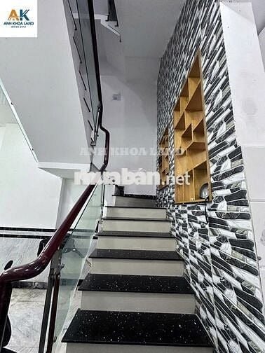 964hbc - nhà sát chợ Hiệp Bình , xây kiên cố , hẻm bagac