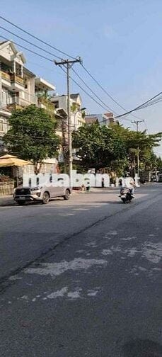 Bán MT Cao Thị Chính, TT Phú Thuận, Quận 7, 7mx9m sân 40m2, nhỉnh 4 ti