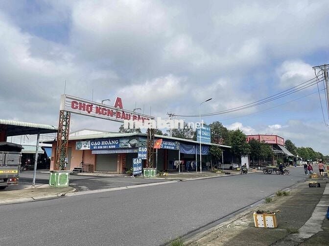 Cần bán đất ngay sau khu chợ đêm và sát khu công nghiệp