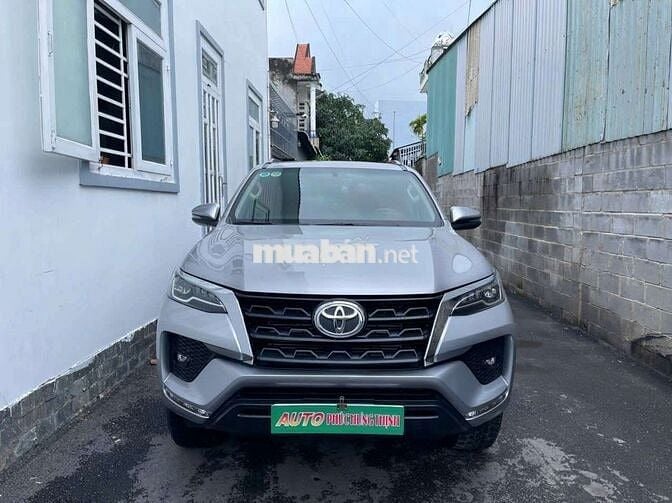 Fortuner 2021, 49 ngàn km,thơm mùi mới,sơn zin 95%