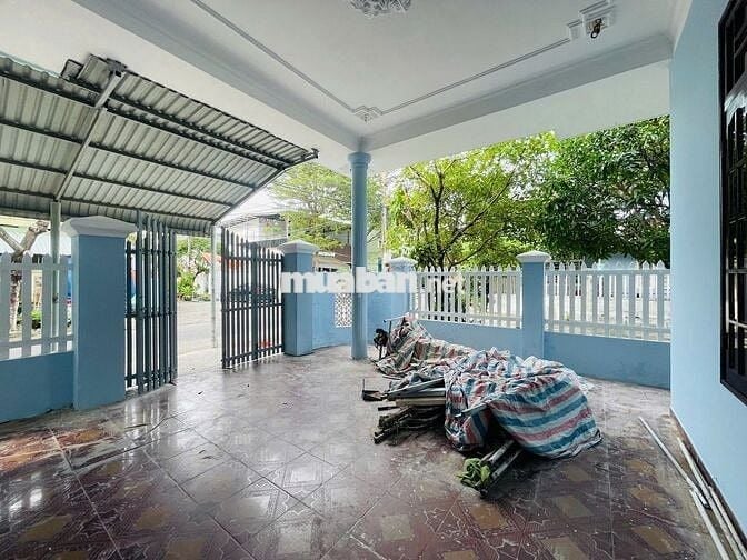 NHÀ 2 MẶT TIỀN NGANG 10M NGAY HỒ BÀU TRÀM