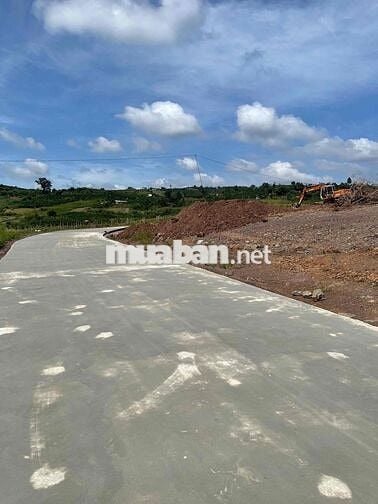 BÁN ĐẤT 1000m2 giá 760trieu đã lên thổ cư
