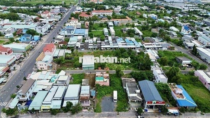 Bán đất cách biển 1km Lộc An xã Phước Hải -TP HCM.
Dt: 194m2 full thổ