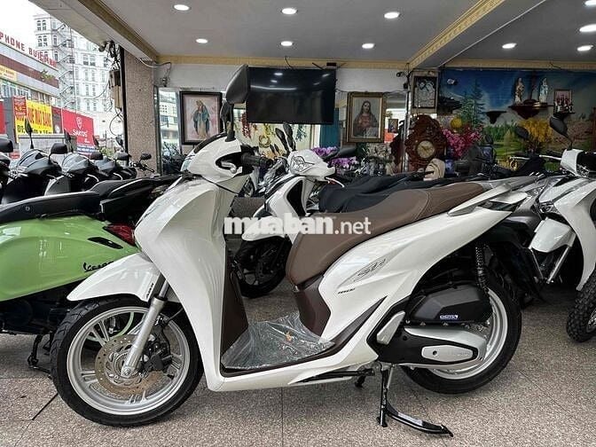 SH 125i ABS + HSTC 2023 Trắng BSTP Chính Chủ