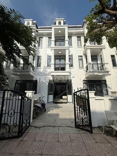 Nhà mặt tiền vừa ở vừa kinh doanh - Tại Tân Khánh, HCM 