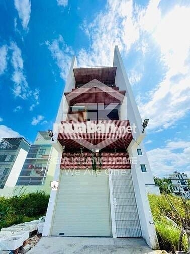 NHÀ NGUYÊN CĂN CỰC ĐẸP 3 PHÒNG NGỦ FULL NỘI THẤT LHU TĐC HÀ QUANG 2 CH