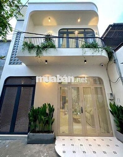 Nhà sát MT Bình Lợi. DT 5X14M. Trệt 1 Lầu. 3 PN, Hẻm xe hơi thông.