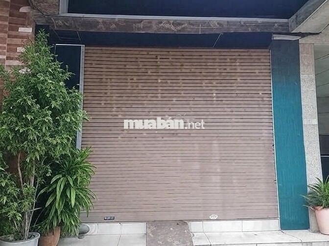 Cho thuê mặt bằng 4m x 10m mặt tiền Trần Quang Khải  quận 1