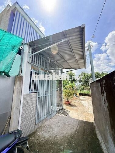 Bán nhà lầu đúc chính chủ , nhà kiêng cố mới xây 2 năm