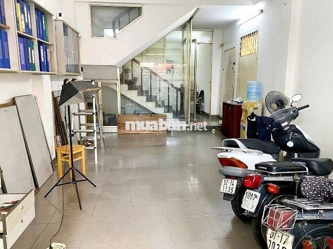 Cho thuê mặt bằng 71m2 gần mặt tiền Bùi Viện