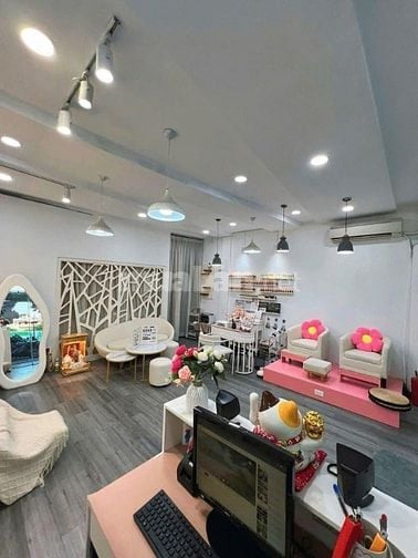 CHÍNH CHỦ LÀM MÓNG SPA HD THUÊ 2 NĂM THUÊ 10 TRIỆU/ THÁNG GIÁ 2 TỶ 050