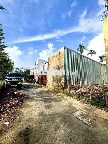 Cần bán lô đất vị trí đẹp thông Tôn Đản và Trường Chinh