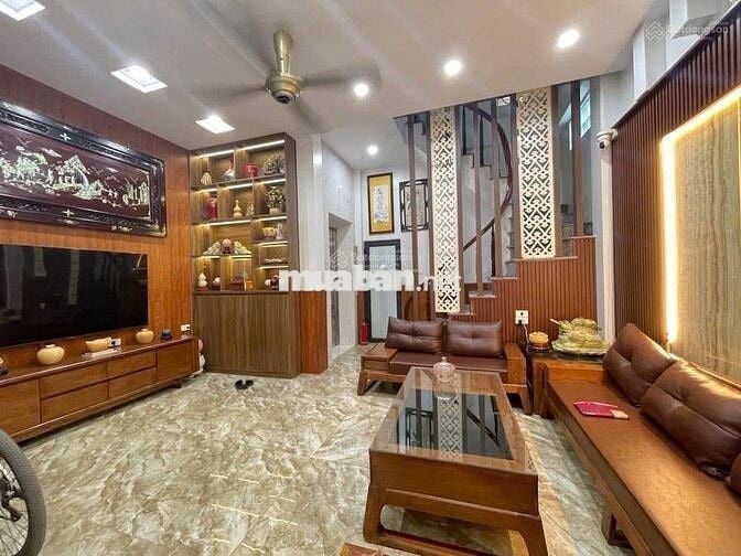 Bán nhà Hồ Tùng Mậu, Từ Liêm, Nhà hiện đại, Nội thất đẹp, Ô tô gần