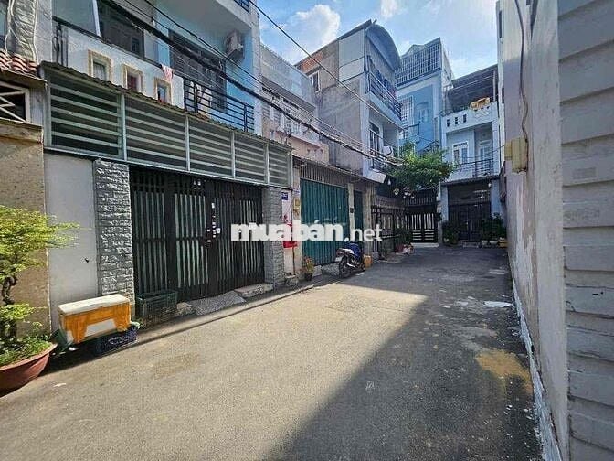 Chính chủ kẹt tiền bán gấp nhà phan huy ich dt 4,5 x15 trệt 3 thông