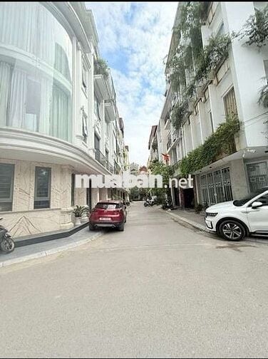 Tôi cần bán nhà lô góc KĐT Văn Quán, 6tầng thang máy full nội thất.