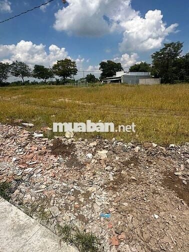 Ngay trung tâm hành chính của phường Sơn Quy, 175m2, cách QL50 100m