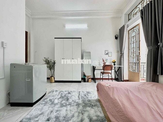 CHO THUÊ CĂN HỘ STUDIO BAN CÔNG LỚN - PHÒNG ĐẸP