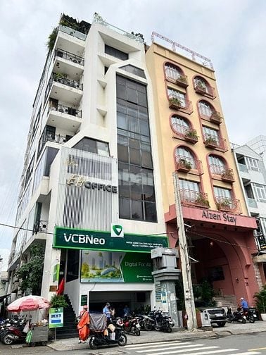 Bán nhà mặt tiền khu phố ẩm thực Phan Xích Long, DT: 9x18.5m, 7 tầng, 