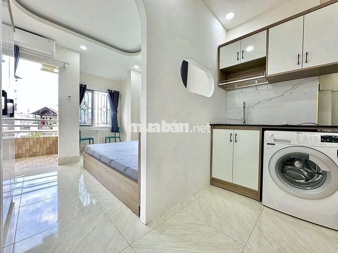 CHO THUÊ STUDIO BAN CÔNG 35M2 MÁY GIẶT RIÊNG GẦN CẦU CÔNG LÝ MỚI 100%