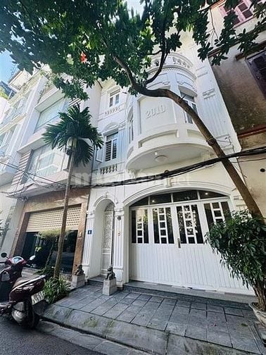 NHÀ MẶT ĐƯỜNG Ô TÔ TRÁNH ĐỖ VỈA HÈ, AN NINH TỐT VỚI NHIỀU TIỆN ÍCH 