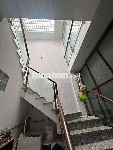 Nhà đẹp 70m2 - 3PN- Ngang 4m- giá 4tỷ hơn- SHR- Ko quy hoạch - Q8