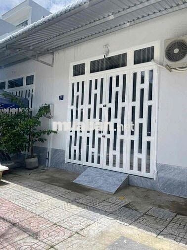 Nhà mới 5x18m 2 phòng KDC Hồng Loan