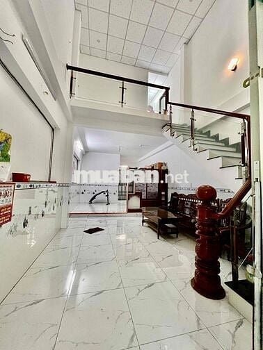 Nhà Mới Sạch Sẻ DT 4x16 1Trệt 1Lửng 2Pn 2Wc Sân Rộng Gần Chợ Cầu Đồng