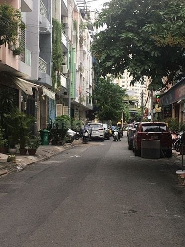 Bán Nhà mặt tiền đường Hoa Hồng Phường 2 Quận Phú Nhuận.