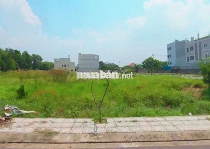 Bán gấp lô đất đẹp đường Vườn Lài, Q12