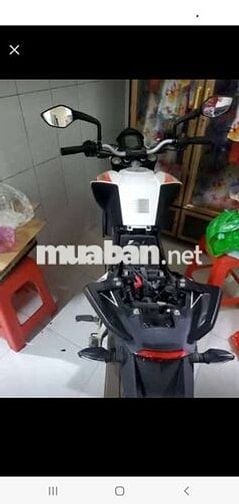 Xe máy KTM Duke 200 đời 2019, trắng đen