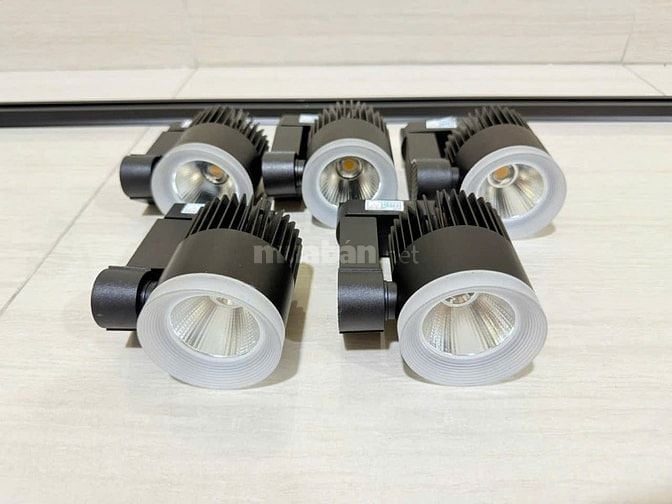 Đèn rọi ray Verona Lighting đen 12W/bóng (5 bóng)